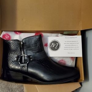 NIB Matisse black moto bootie